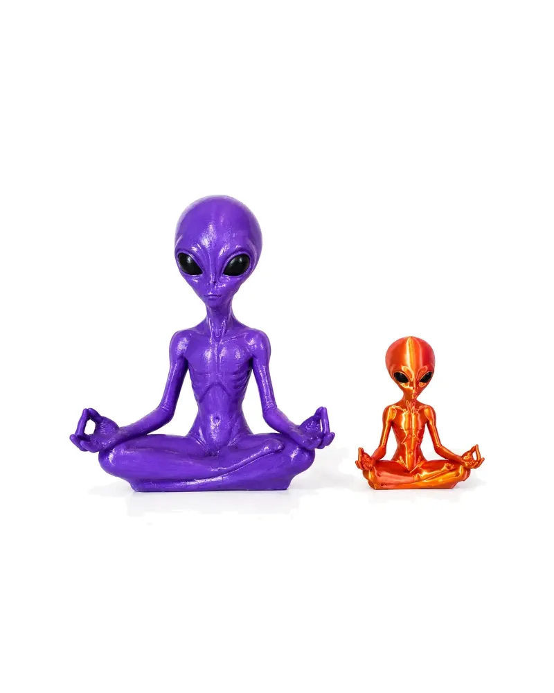 Meditação, escultura alien. Comparação real entre os tamanhos G e P